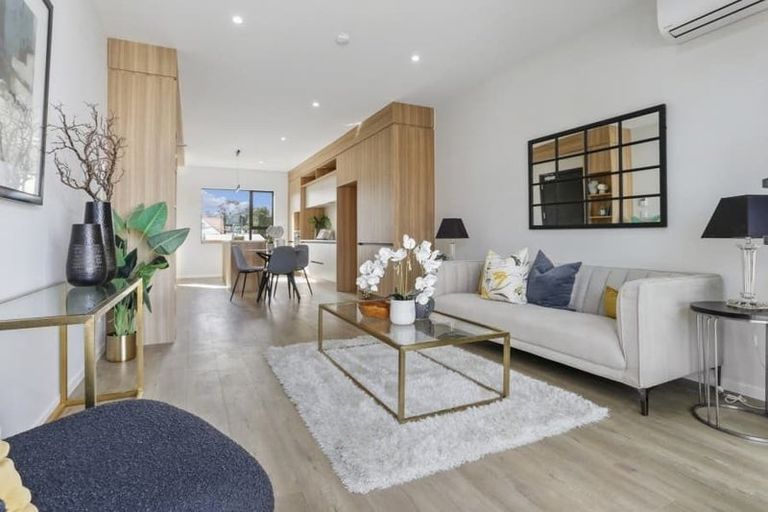 Photo of property in 2/1 Egremont Street, Belmont, Auckland, 0622