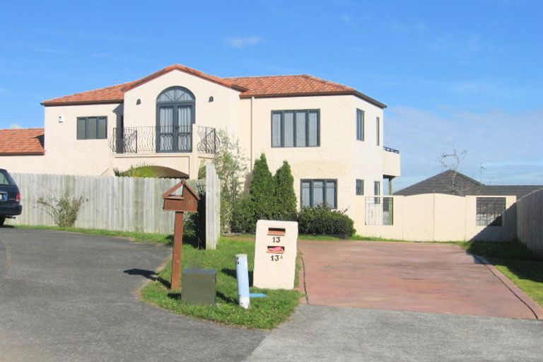 Photo of property in 13 Conacher Close, East Tamaki Heights, Auckland, 2016