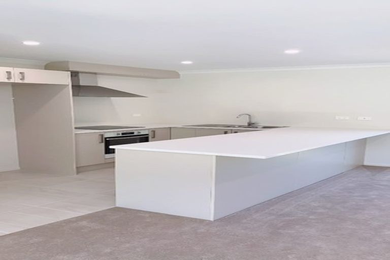 Photo of property in 18 Goh Place, Manurewa, Auckland, 2105