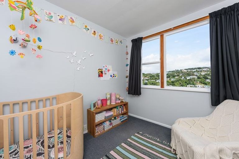 Photo of property in 43 Turville Crescent, Newlands, Wellington, 6037