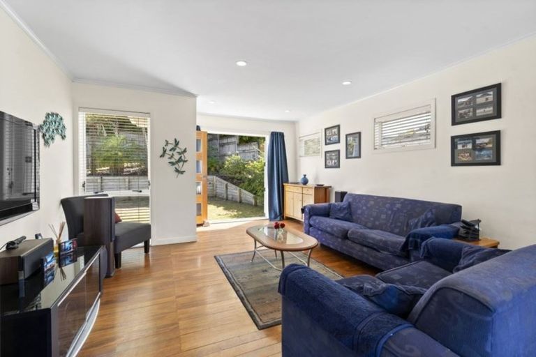 Photo of property in 20 Wyoming Avenue, Murrays Bay, Auckland, 0630