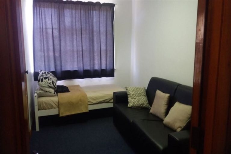 Photo of property in 2/45 Dickson Crescent, Hornby, Christchurch, 8042