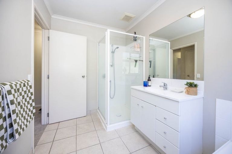 Photo of property in 31 Nielsen Gardens, Rototuna, Hamilton, 3210