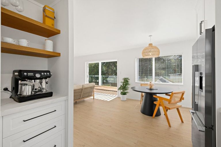 Photo of property in 5 Twilight Bay, Omaha, 0986