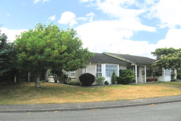 Photo of property in 4 Roband Crescent, Brown Owl, Upper Hutt, 5018