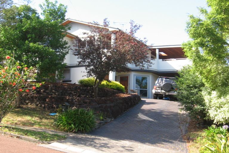 Property details for 13 Hebe Place, Birkenhead, Auckland, 0626