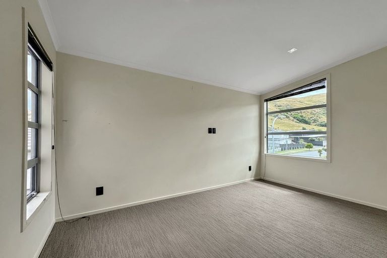 Photo of property in 74 Amesbury Drive, Churton Park, Wellington, 6037