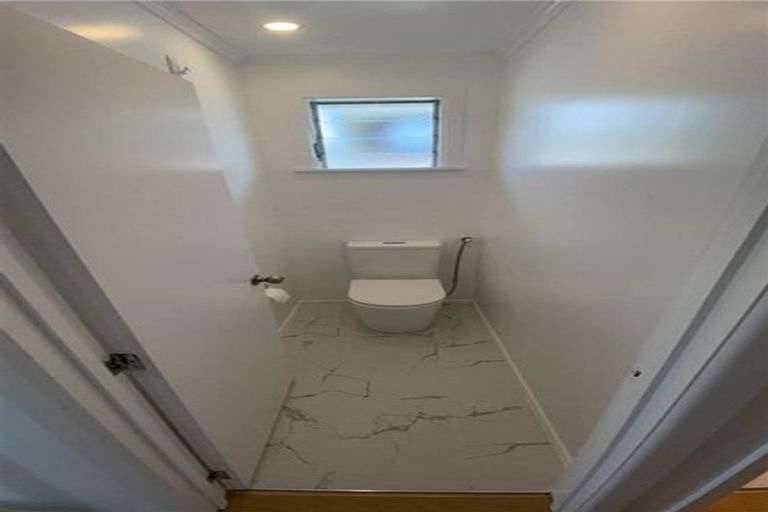 Photo of property in 39 Vera Road, Te Atatu South, Auckland, 0610