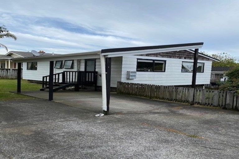 Photo of property in 55 Woodglen Road, Glen Eden, Auckland, 0602