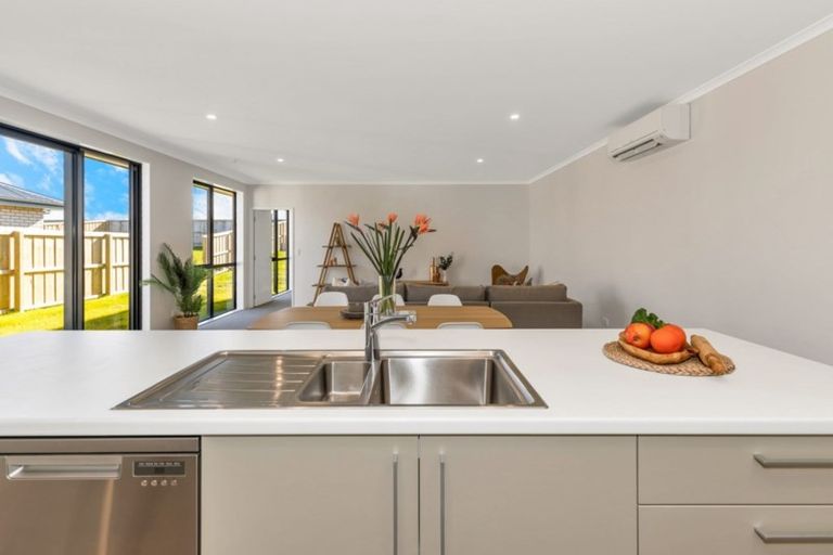 Photo of property in 2 Eric Melrose Lane, Halswell, Christchurch, 8025