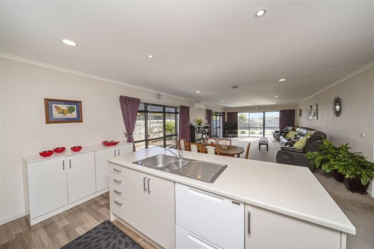 Photo of property in 11 Reremoana Close, Hawera, 4610