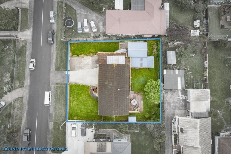 Photo of property in 3 Lowtherhurst Road, Massey, Auckland, 0614