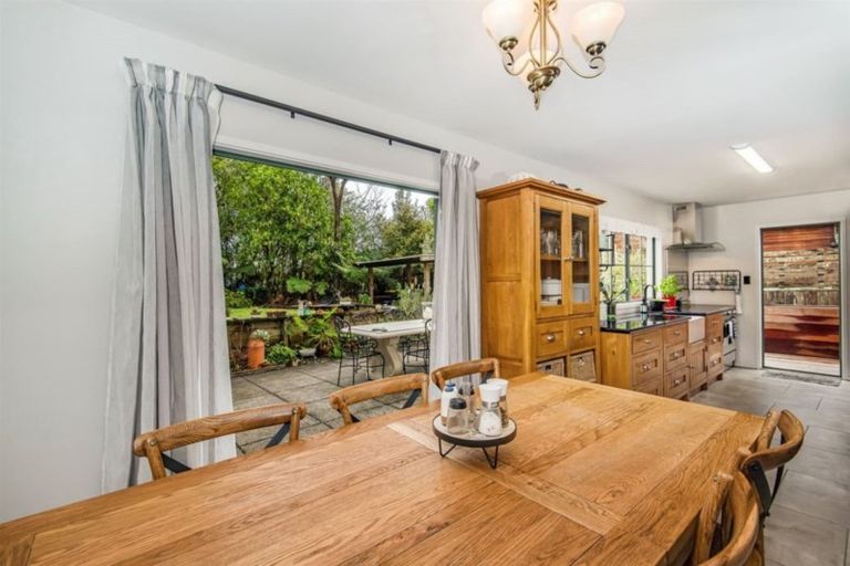 Photo of property in 286 Glenvar Road, Torbay, Auckland, 0630