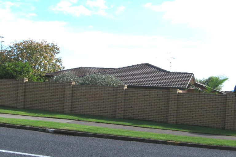 Photo of property in 2 Kaniere Place, Half Moon Bay, Auckland, 2012