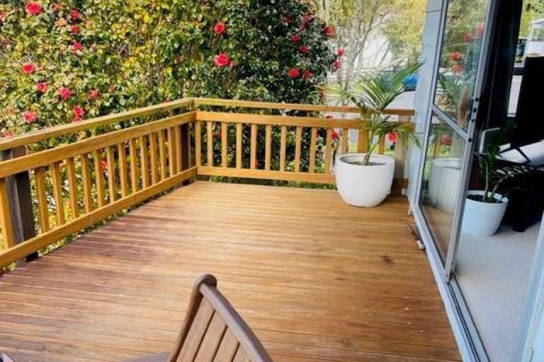 Photo of property in 14 Shaldon Crescent, Blagdon, New Plymouth, 4310