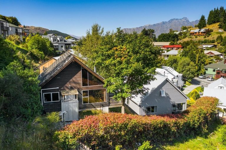 Photo of property in 21 Watts Road, Fernhill, Queenstown, 9300