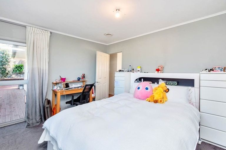 Photo of property in 52b Weldene Avenue, Glenfield, Auckland, 0629