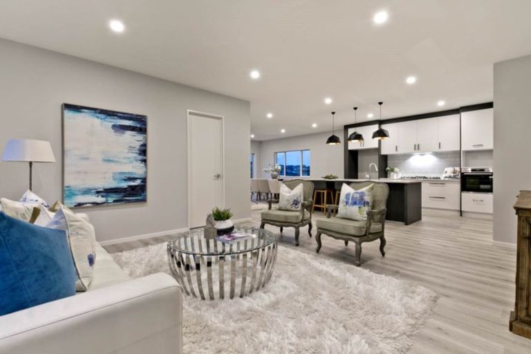 Photo of property in 113 Godfrey Drive, Orewa, 0931