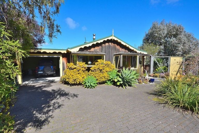 Photo of property in 4 Island View Terrace, Waikanae Beach, Waikanae, 5036