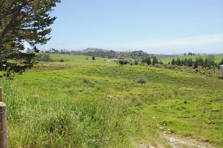 Photo of property in 962a Oneriri Road, Kaiwaka, 0573