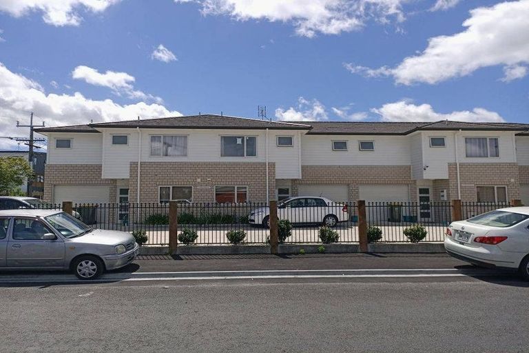 Photo of property in 2/1 June Place, Hamilton East, Hamilton, 3216