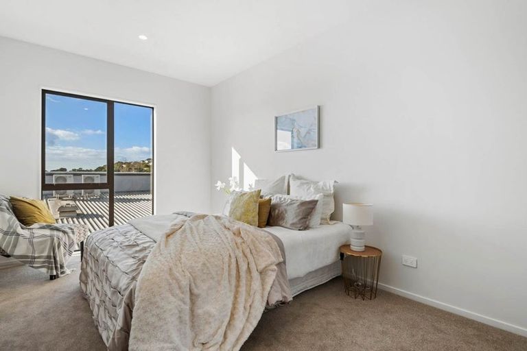 Photo of property in 18 Mina Way, Browns Bay, Auckland, 0630