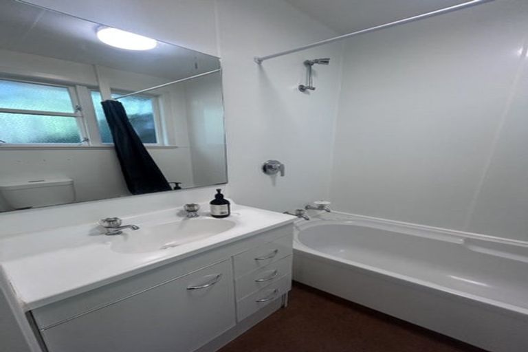 Photo of property in 4 Chaucer Way, Karori, Wellington, 6012