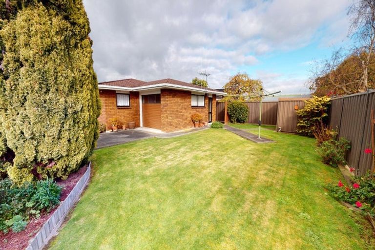 Photo of property in 42 Cedar Crescent, Feilding, 4702