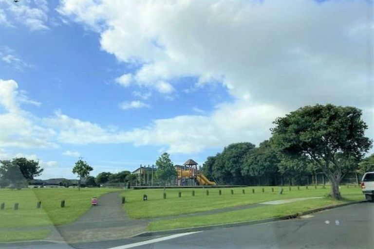 Photo of property in 2 Cyclamen Road, Mangere, Auckland, 2022