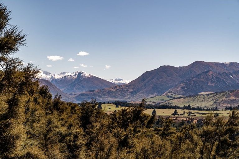 Photo of property in 69 Kanuka Rise, Albert Town, Wanaka, 9305