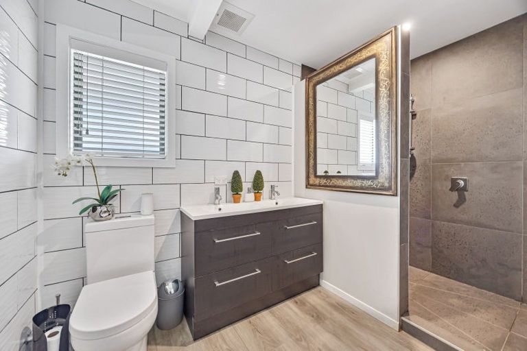 Photo of property in 16 Potts Road, Whitford, Howick, 2571