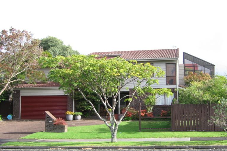 Photo of property in 4 William Bryan Drive, Half Moon Bay, Auckland, 2012