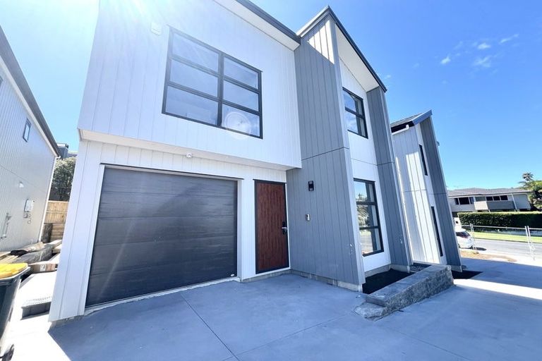 Photo of property in 20b Clovelly Road, Bucklands Beach, Auckland, 2012