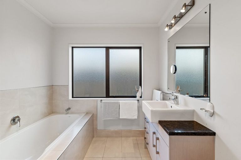 Photo of property in 14 Viking Lane, Flagstaff, Hamilton, 3210