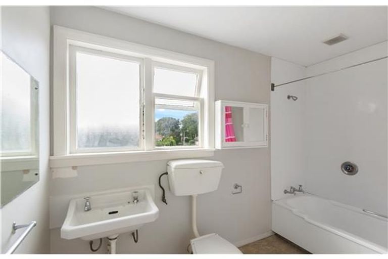 Photo of property in 2/5 Tara Street, Riccarton, Christchurch, 8041