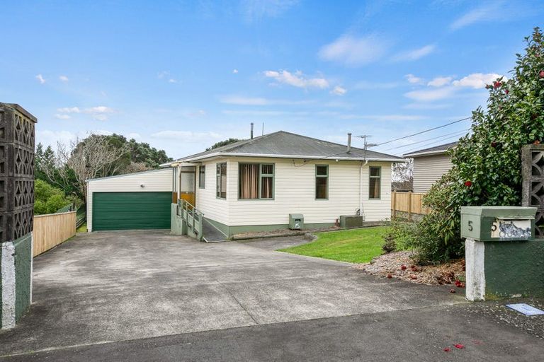 Photo of property in 5 Endeavour Street, Marfell, New Plymouth, 4310