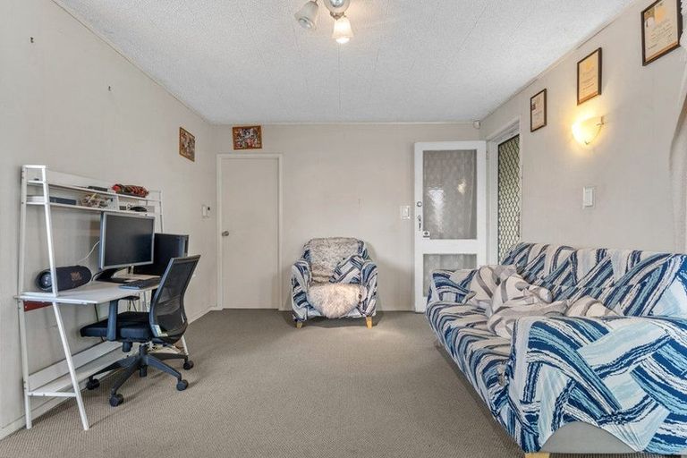 Photo of property in 14 Tatariki Street, Rosehill, Papakura, 2113