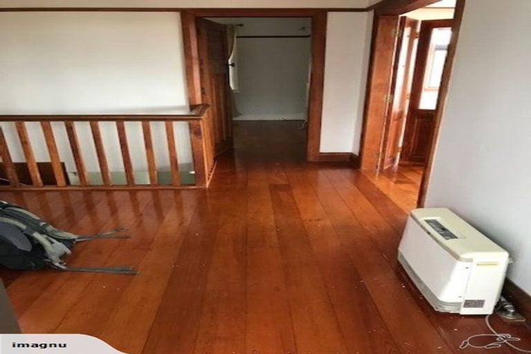 Photo of property in 11 Highbury Crescent, Highbury, Wellington, 6012