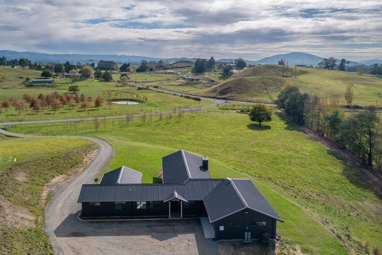 Photo of property in 1 Braehead Road, Otane, 4277