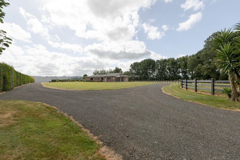 Photo of property in 37 Tawera Road, Mangatainoka, Pahiatua, 4982
