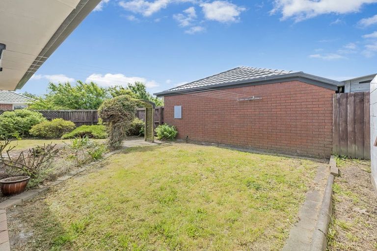 Photo of property in 2/128 Yaldhurst Road, Sockburn, Christchurch, 8042