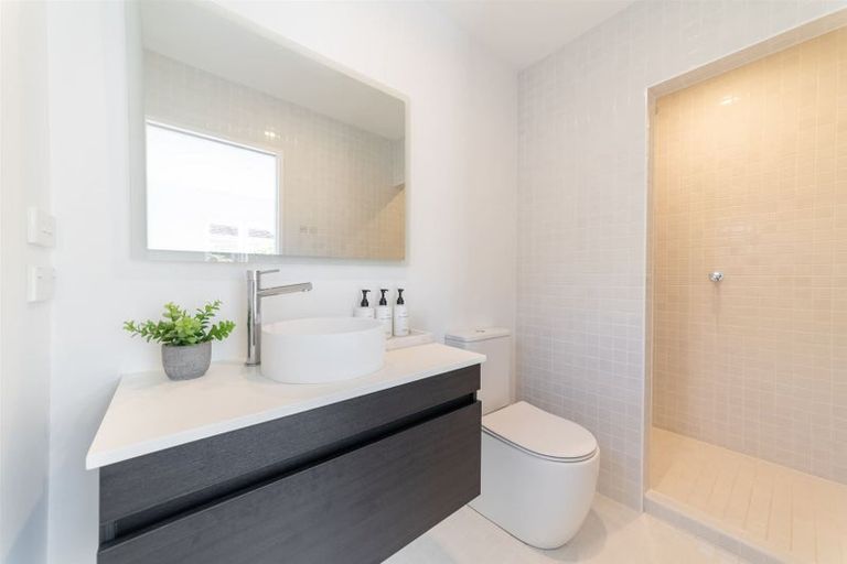 Photo of property in 80 Holly Road, St Albans, Christchurch, 8014