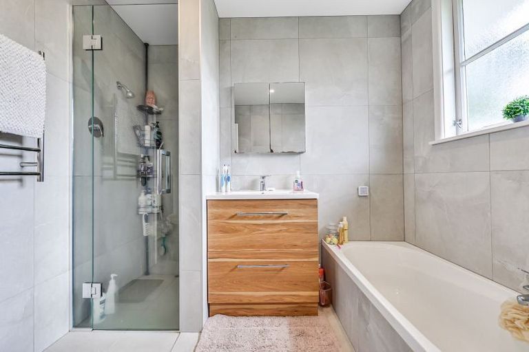 Photo of property in 73 Morrow Avenue, St Andrews, Hamilton, 3200