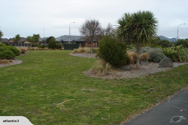 Photo of property in 120 Inwoods Close, Parklands, Christchurch, 8083