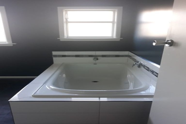 Photo of property in 33 Raxworthy Street, Ilam, Christchurch, 8041