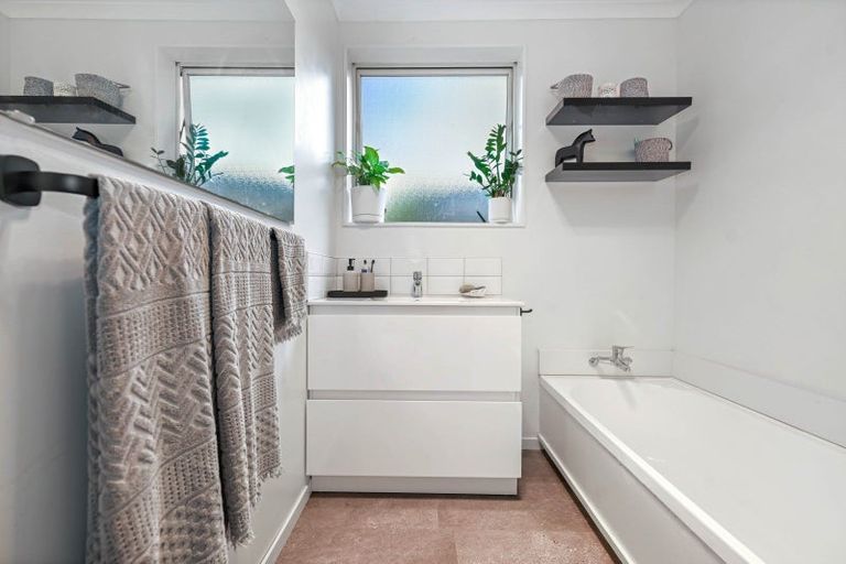 Photo of property in 25 Pointon Glade, Grandview Heights, Hamilton, 3200