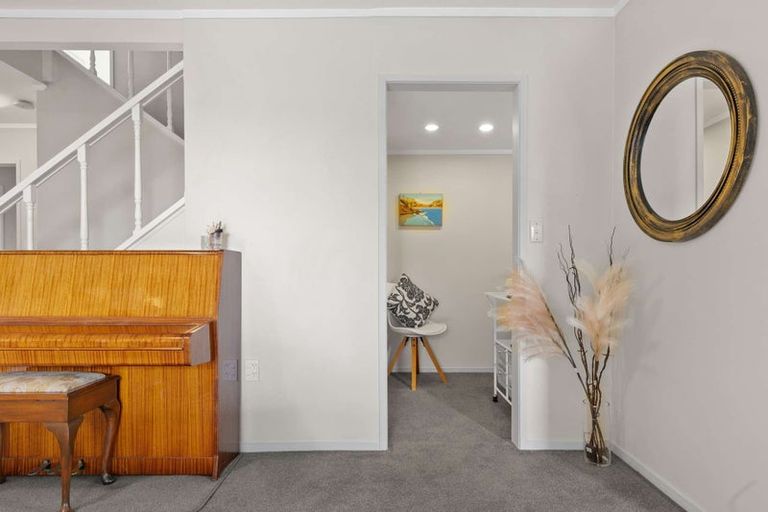 Photo of property in 2 Waitawa Place, Lynmore, Rotorua, 3010