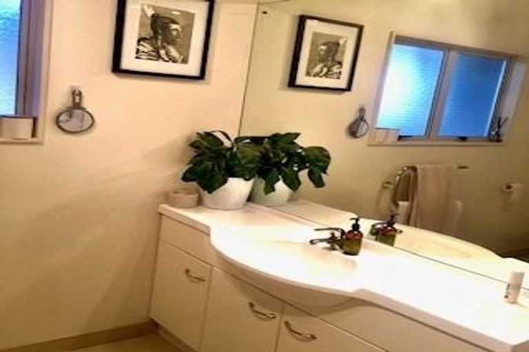 Photo of property in 3/4a Corrella Road, Belmont, Auckland, 0622