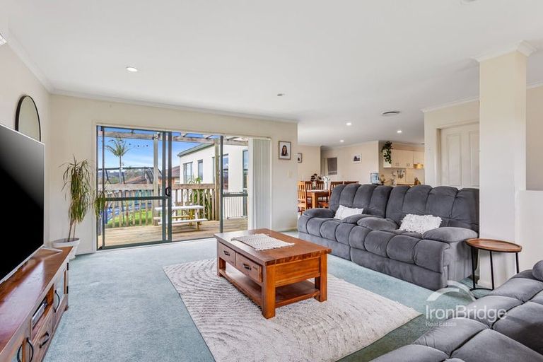 Photo of property in 22 San Pedro Place, Henderson, Auckland, 0612