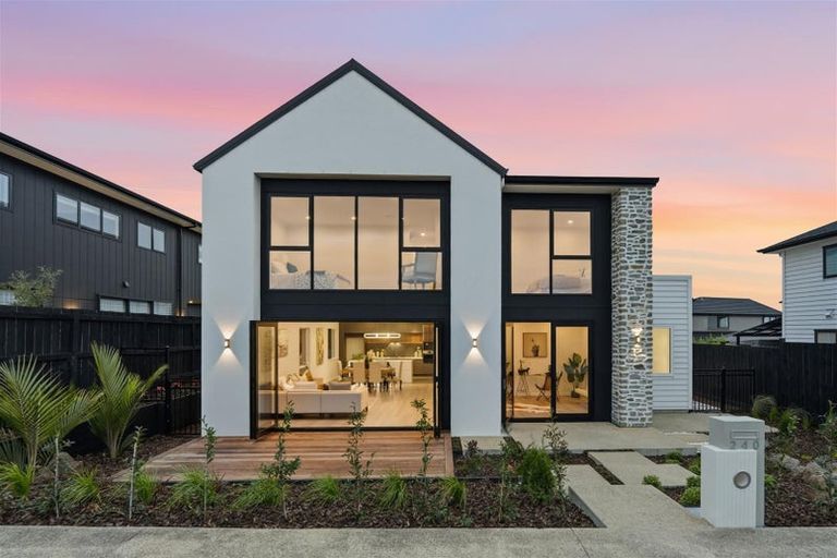 Photo of property in 240 Park Estate Road, Rosehill, Papakura, 2113